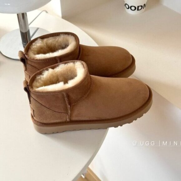 NWT  Ugg boots-UGG Classic Ultra Mini Water-Resistant Booties Women's - Picture 3 of 11